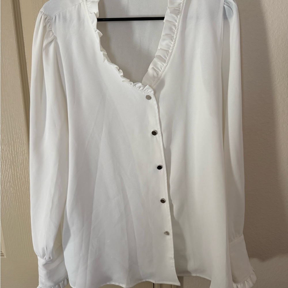 Source Unknown White Button-Down Blouse